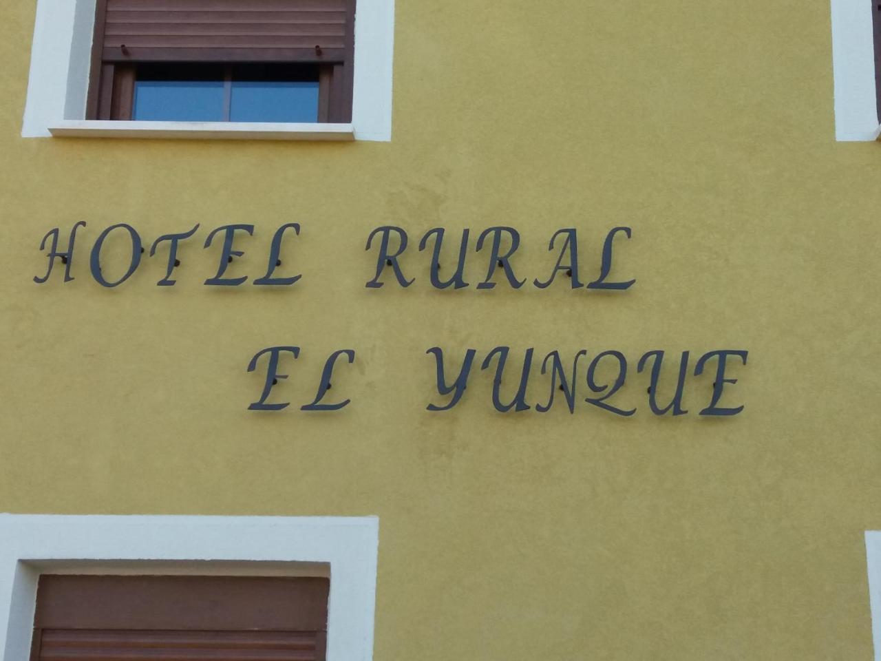 Hotel Rural El Yunque Santibanez de la Pena Eksteriør billede
