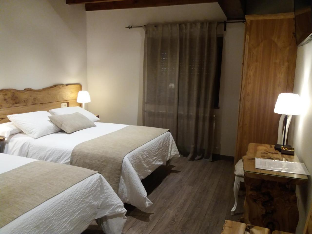 Hotel Rural El Yunque Santibanez de la Pena Eksteriør billede